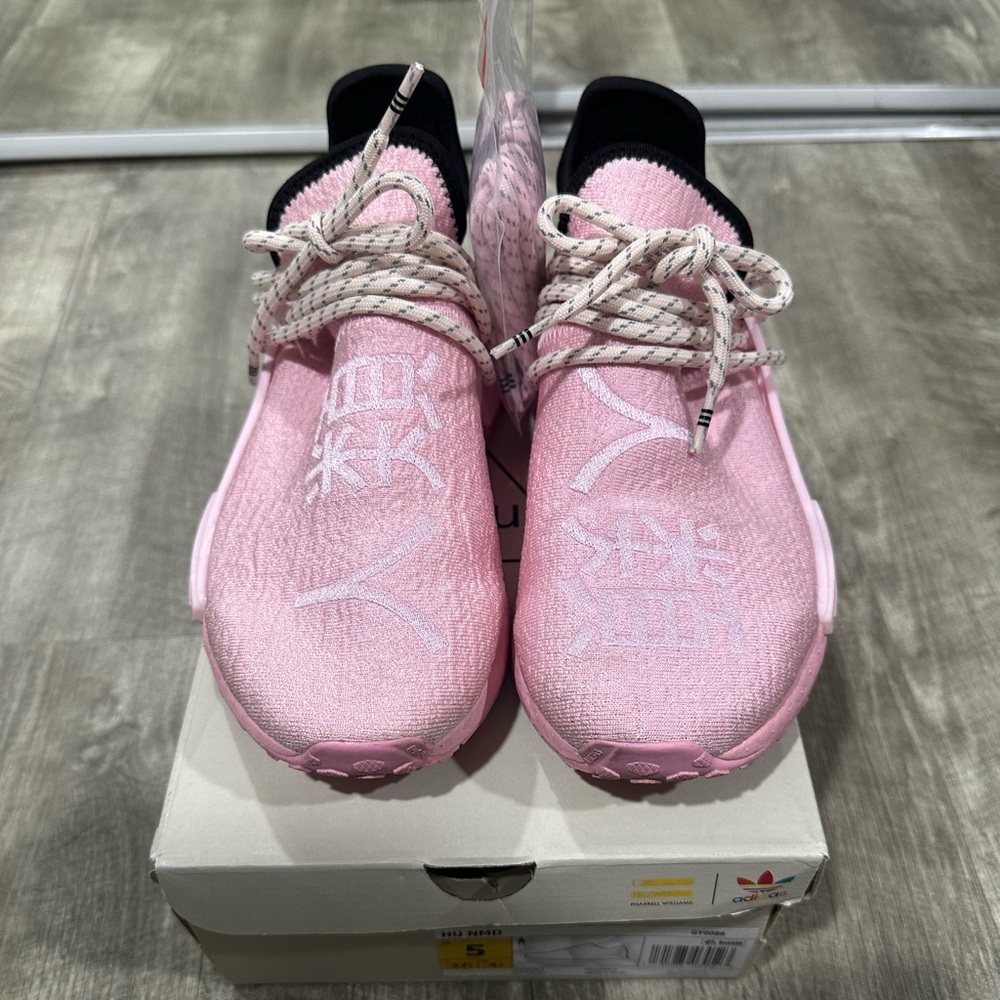 adidas NMD Hu
Pharrell Pink
